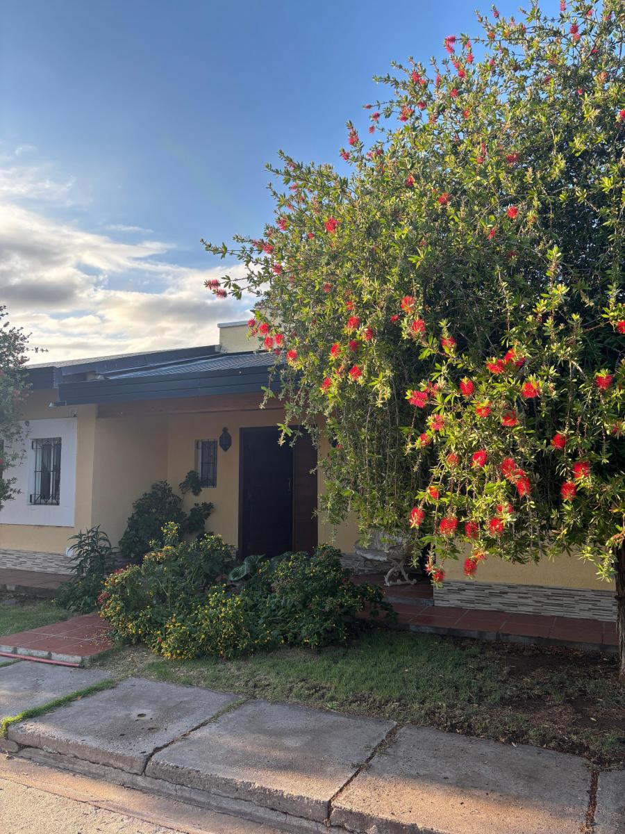 Se Vende Casa con Pileta en Barrio Privado Puyehue 1