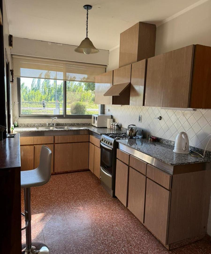 Foto de Propiedad sobre RN143 - Dos casas, pileta, gran parque, imagen 3