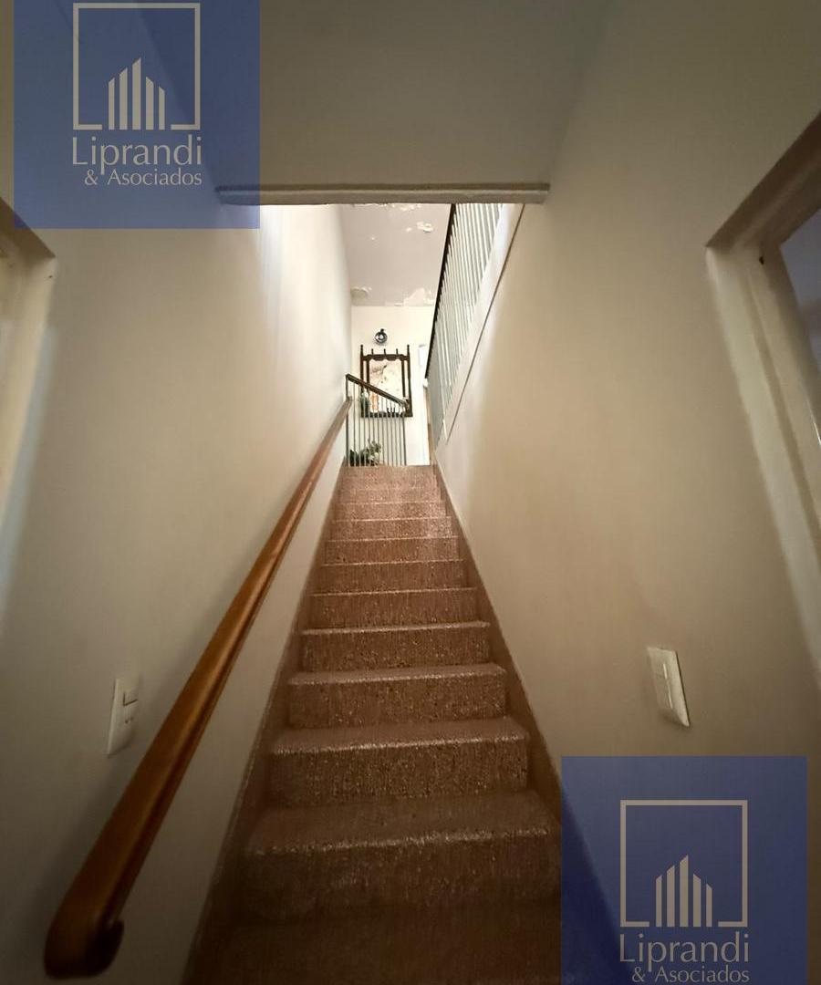 Foto de Oportunidad Casa para remodelar, comercial, imagen 1