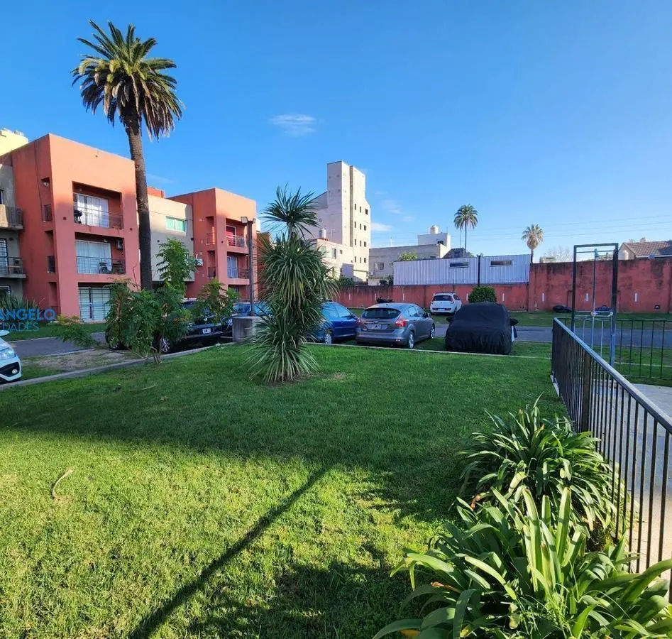 Departamento en alquiler c/ cochera en Bella Vista 3