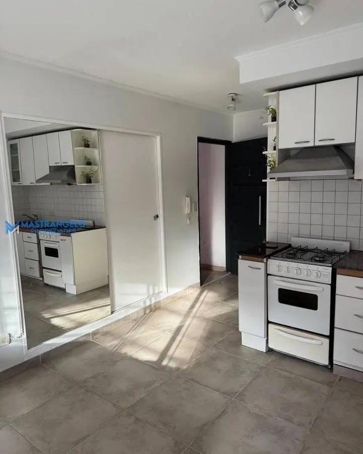 Departamento en alquiler c/ cochera en Bella Vista 5