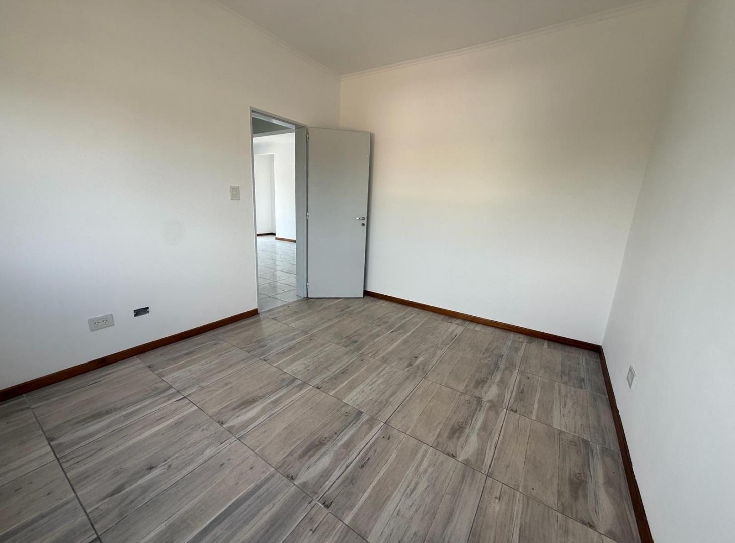 Foto de Departamento en venta c/ cochera en San Miguel, imagen 2