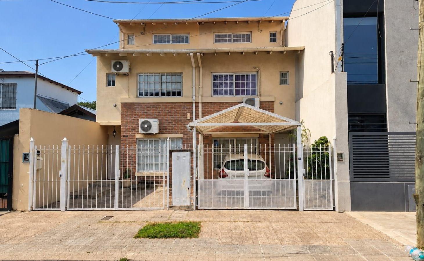 Foto de Casa Triplex en Carapachay con cochera / Apto Crédito, imagen 2