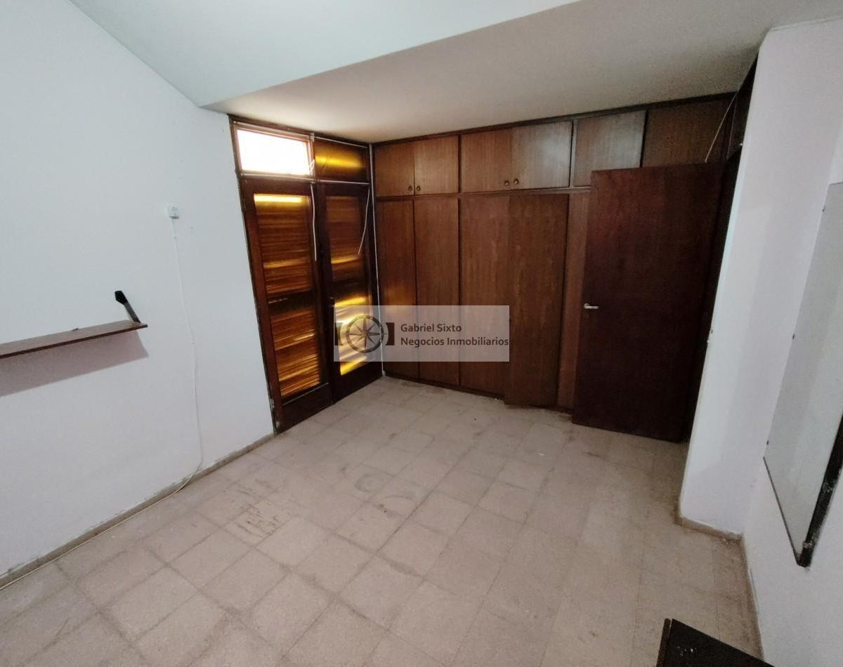 Venta Casa Las Catitas Calle Principal E Civit a m de Policia 3 Dorm. 2 Bñ, Local Cocheras 3