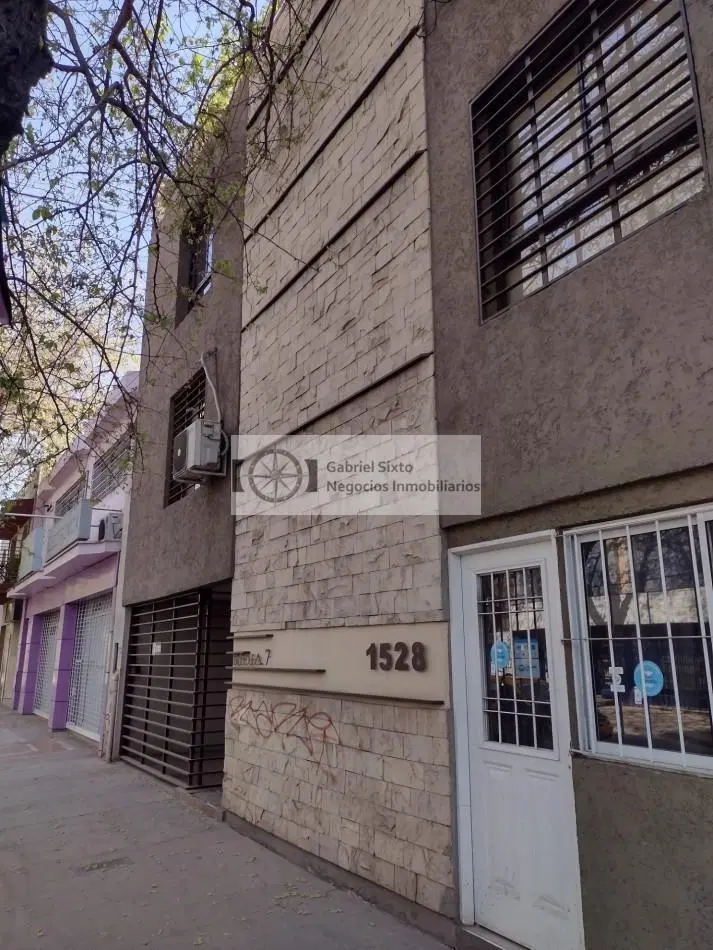 VENTA DEPTO CALLE SALTA 1 DORM (actualmente alquilado) entres San Luis y Entre Rios. 5