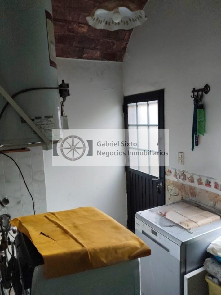 Foto de VENTA CASA B° 12 DE JUNIO NORTE LAS HERAS 2 DORM, COCHERA PASANTE, imagen 2