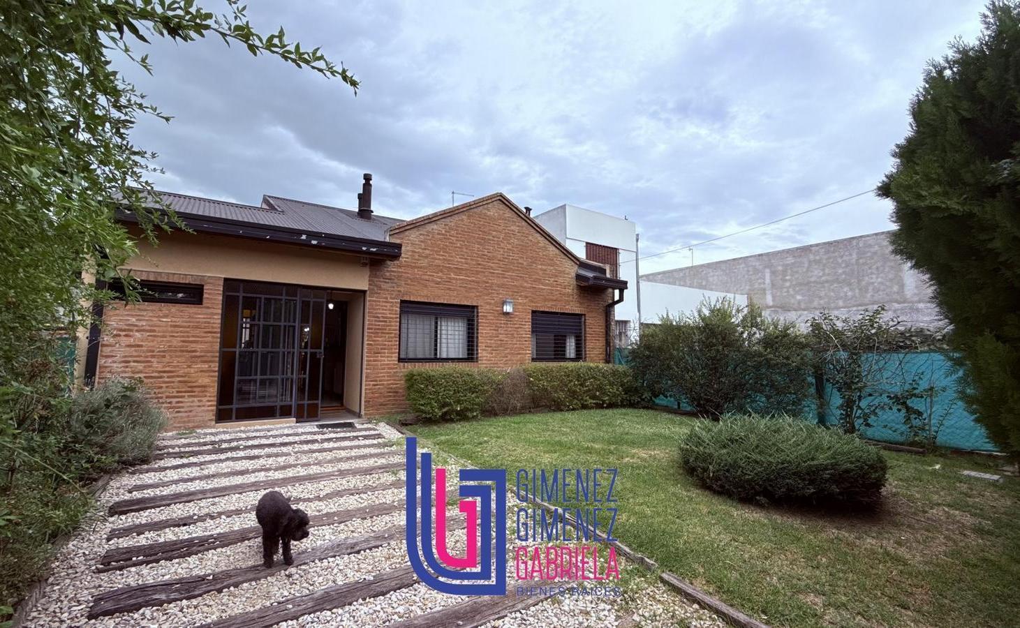 Casa en venta apto banco nacion 3 dormitorio jardin y cochera
