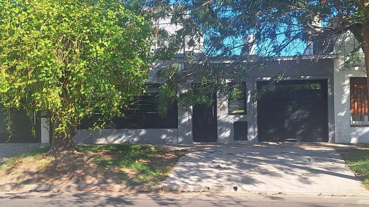Casa en venta - City Bell 5