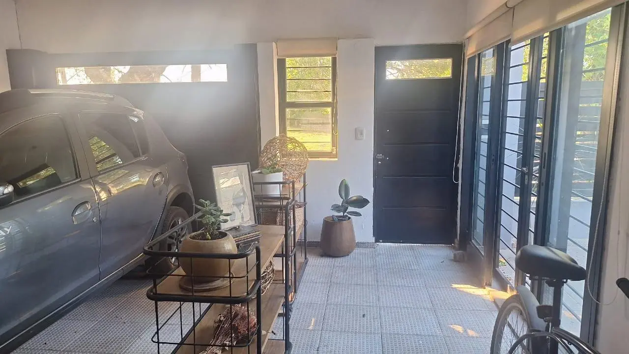 Casa en venta - City Bell 2