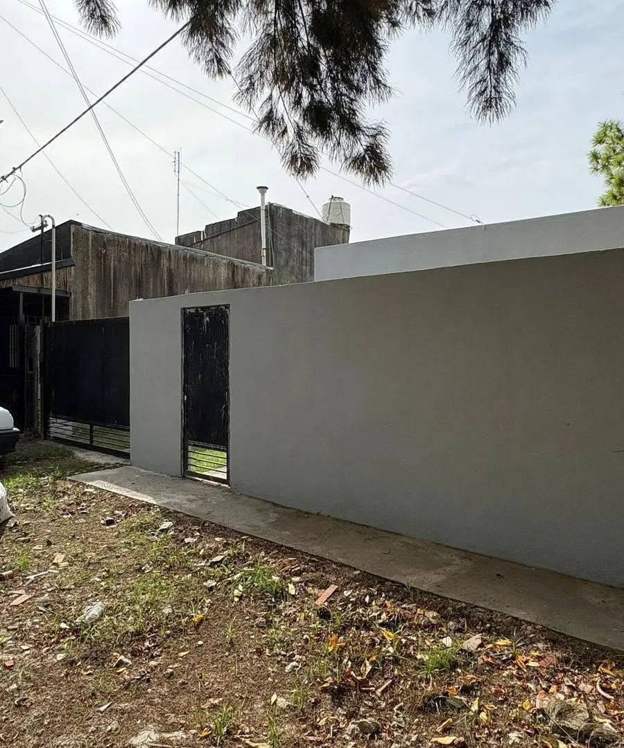 Casa en El Dique 127 y 47 4