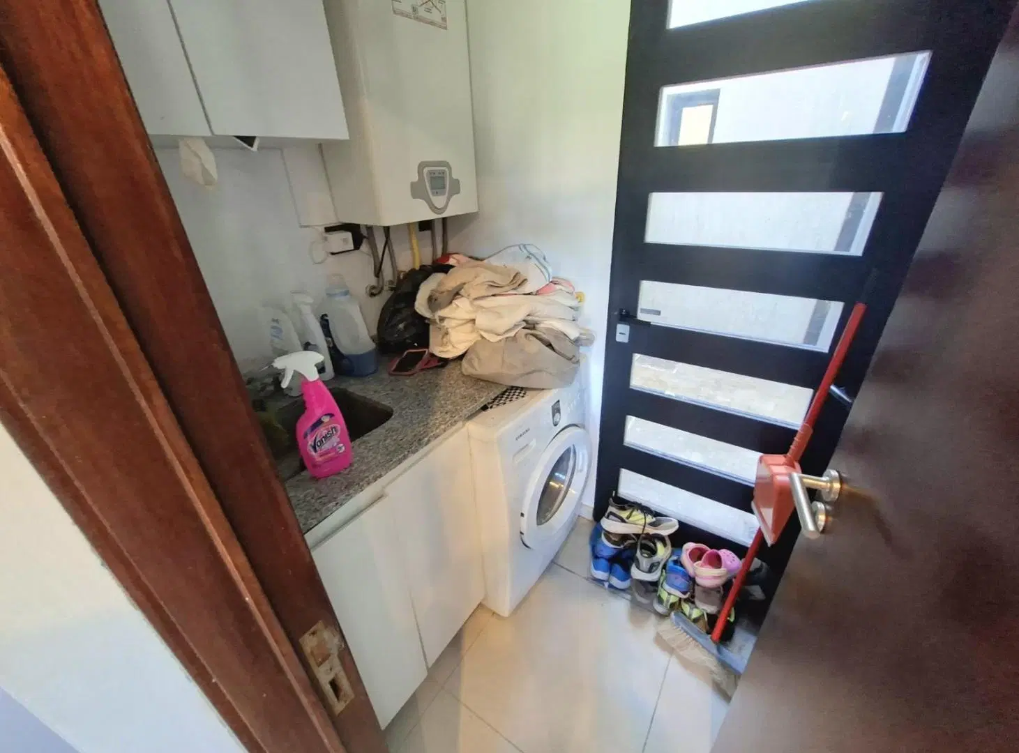 Casa de tres dormitorios con parque y pileta 2