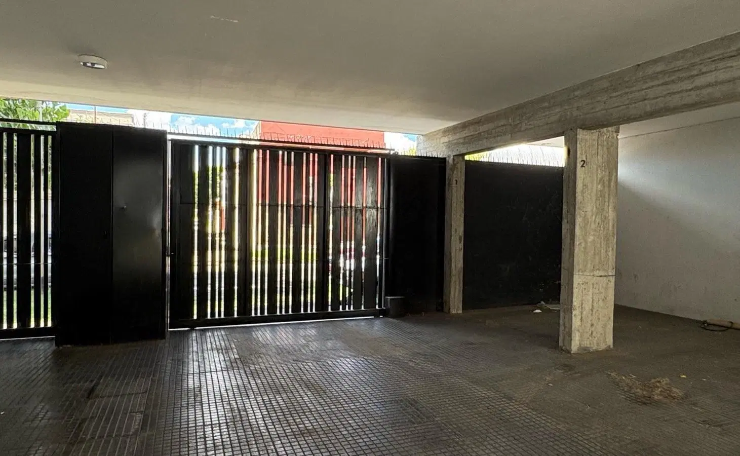 Cochera en alquiler - tolosa 5