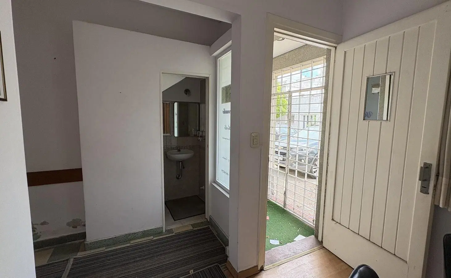 Casa Apta Destino Comercial - consultorios, gimnasio, salon belleza - La Plata 2