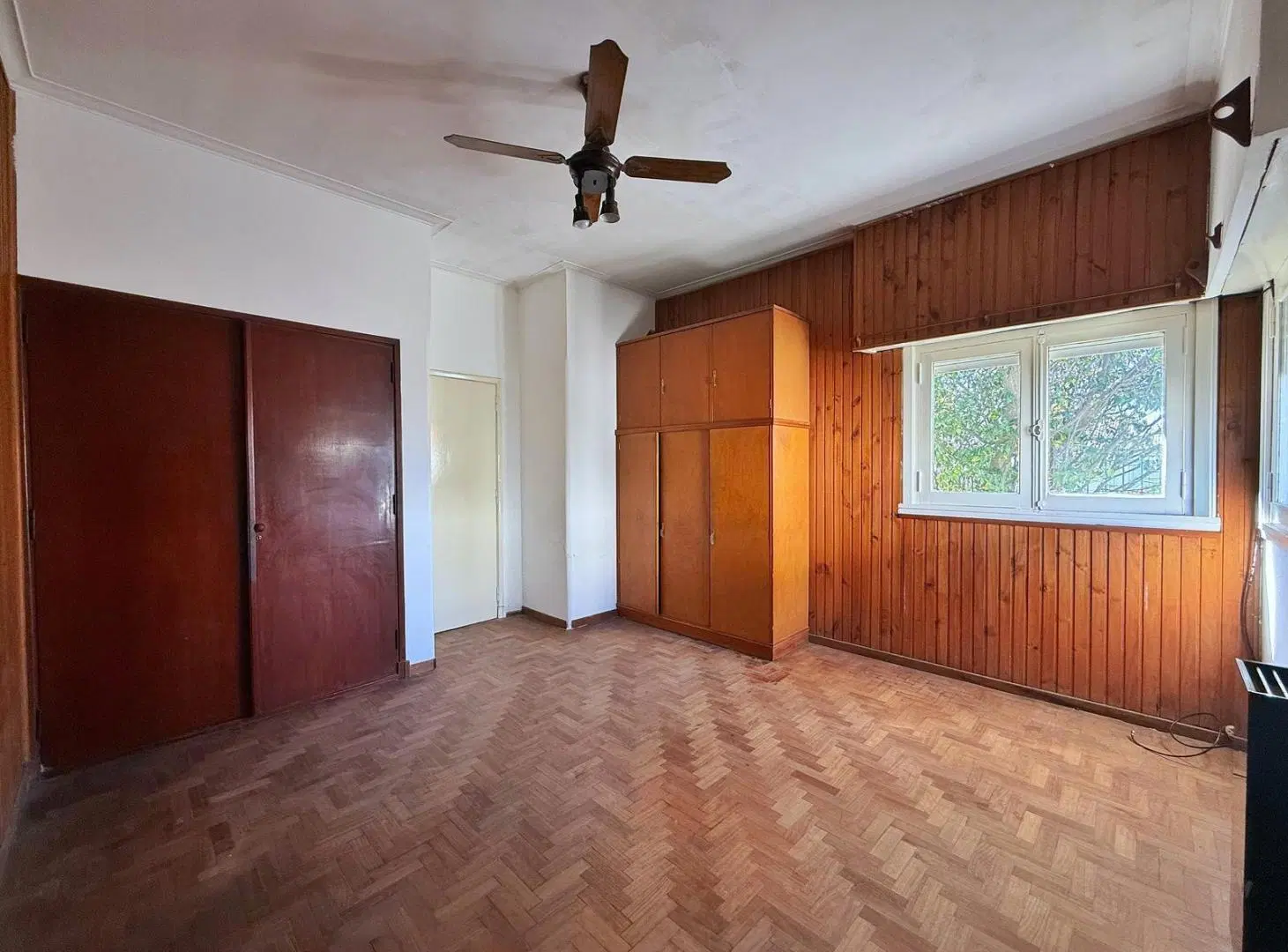 Casa de 3 dormitorios con parque y pileta en VENTA, Gonnet. 3
