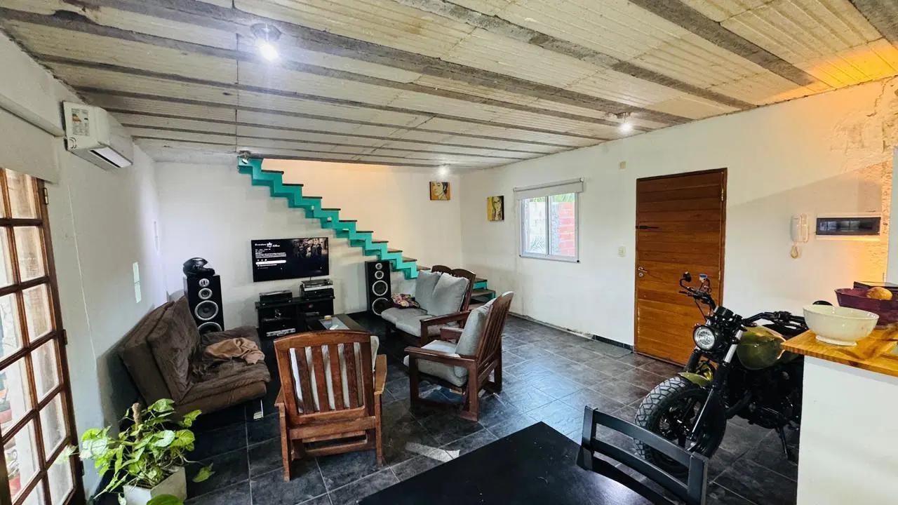 Venta de Casa de Dos dormitorios En Sicardi 2