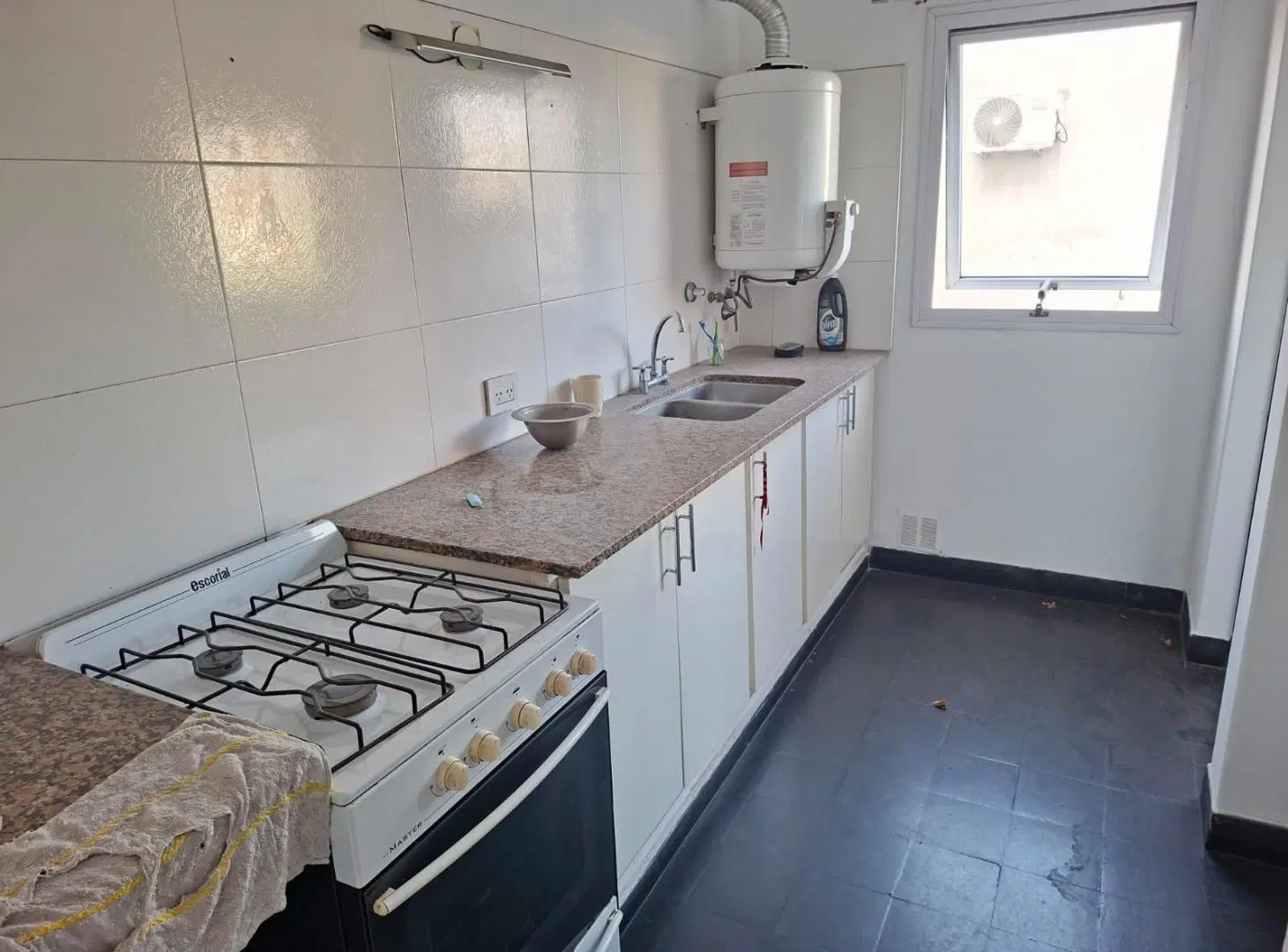 Venta PH dos dormitorios al frente con cochera - La Loma 5