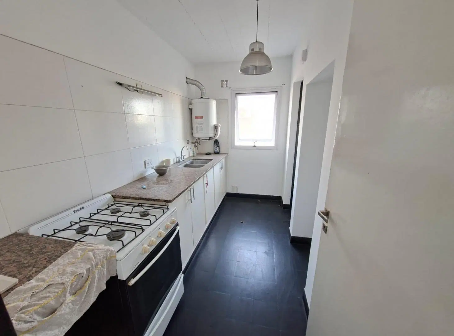 Venta PH dos dormitorios al frente con cochera - La Loma 4
