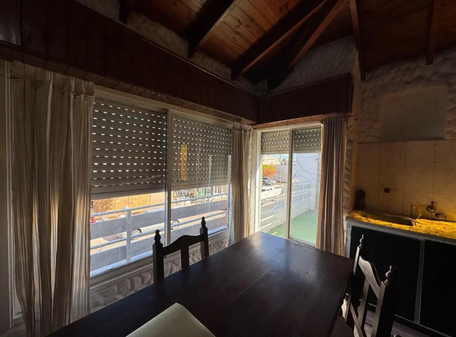 Casa en venta centrica con departamento en planta alta y local comercial 5