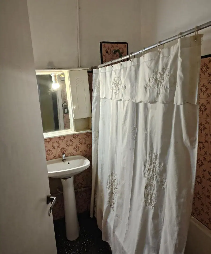 Casa en venta centrica con departamento en planta alta y local comercial 2