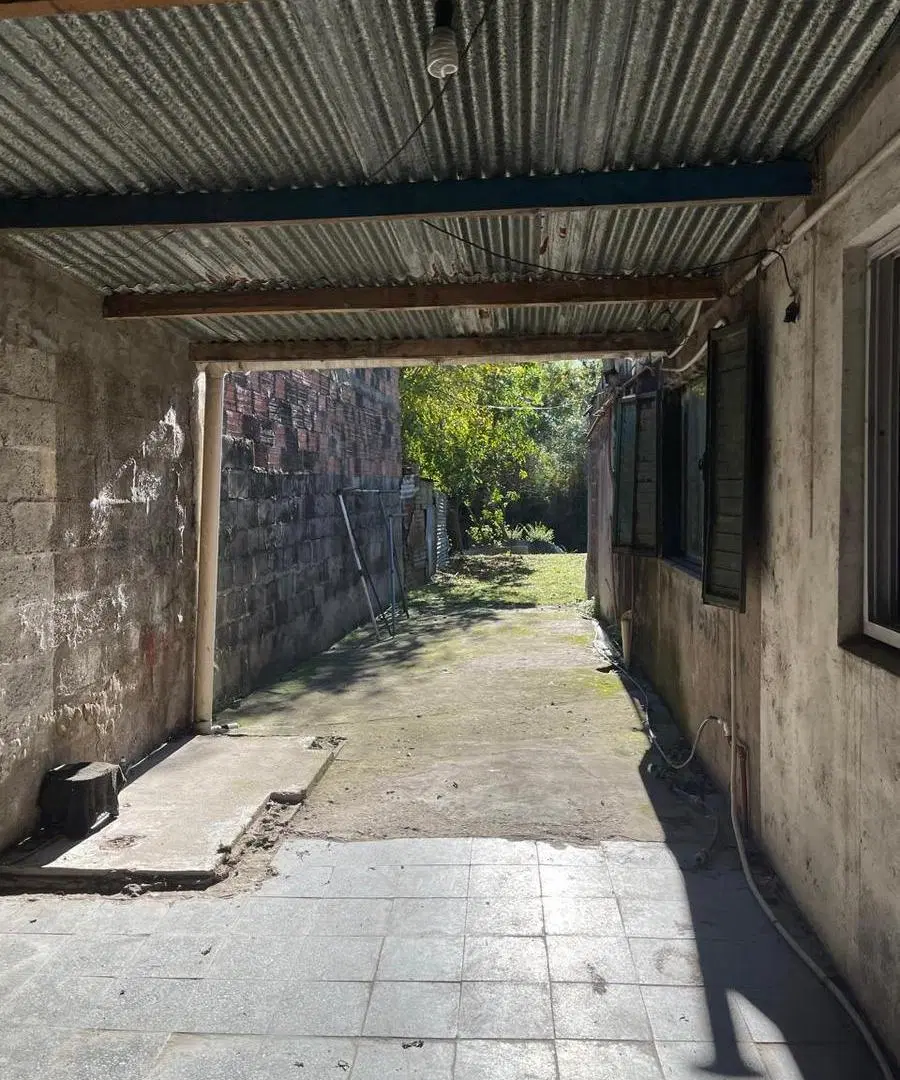 CASA CON LOTE SALIDA A ARROYO DOÑA FLORA 4