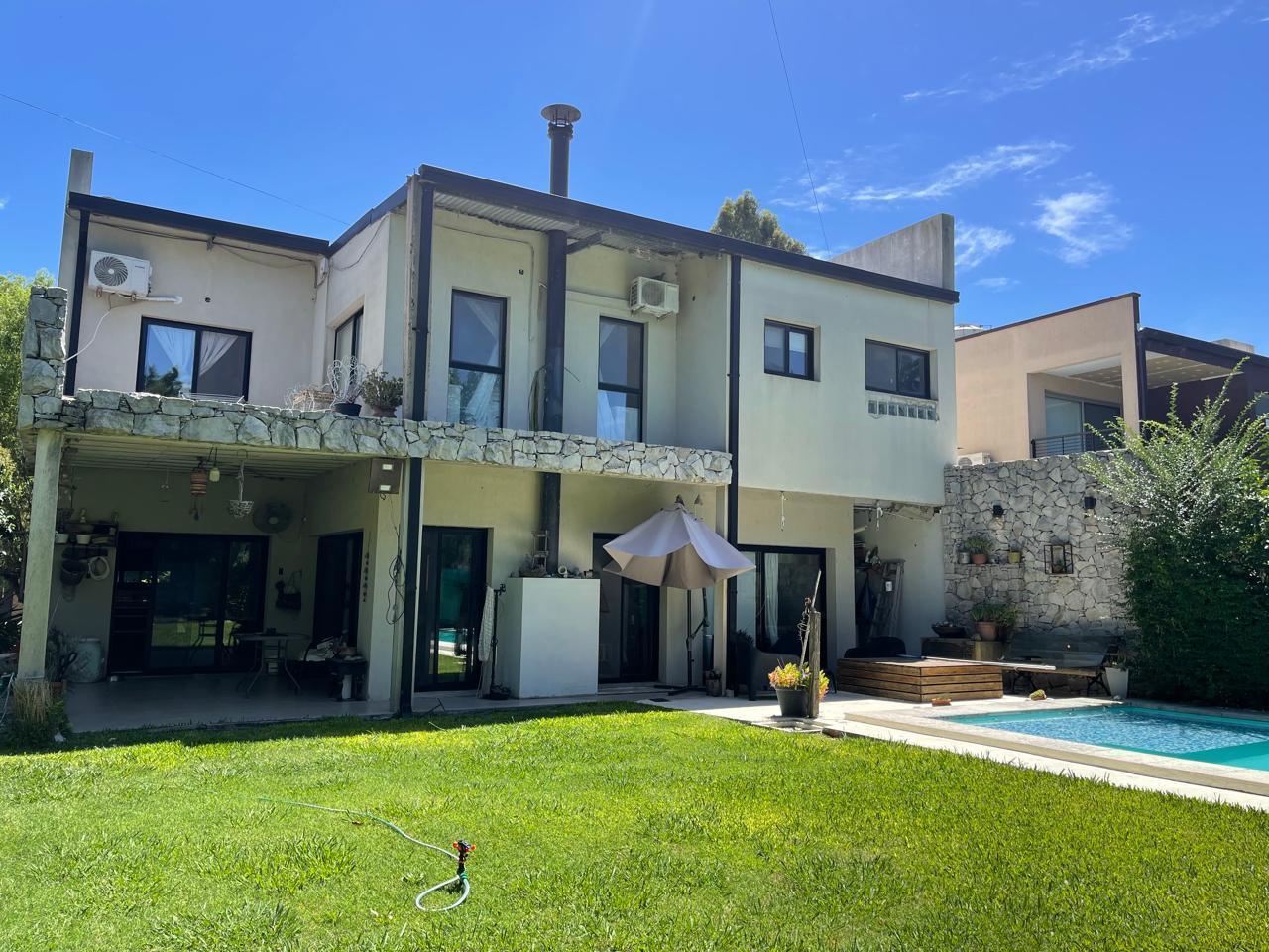 IMPORTANTE CASA EN VILLA DEL PLATA