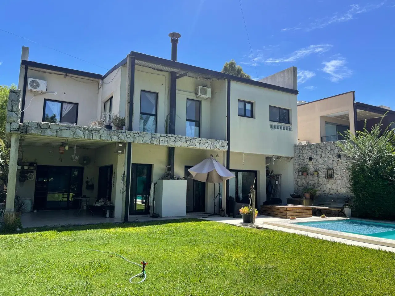 IMPORTANTE CASA EN VILLA DEL PLATA 3