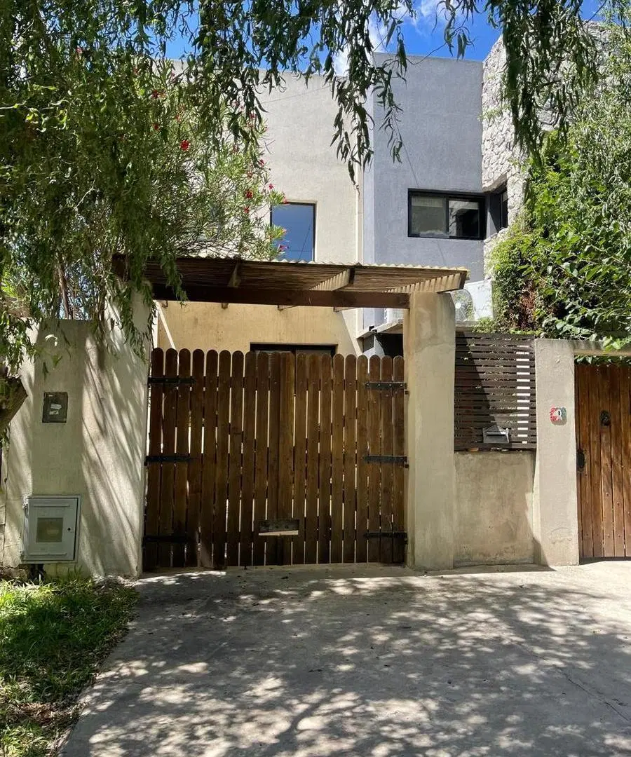 IMPORTANTE CASA EN VILLA DEL PLATA 1
