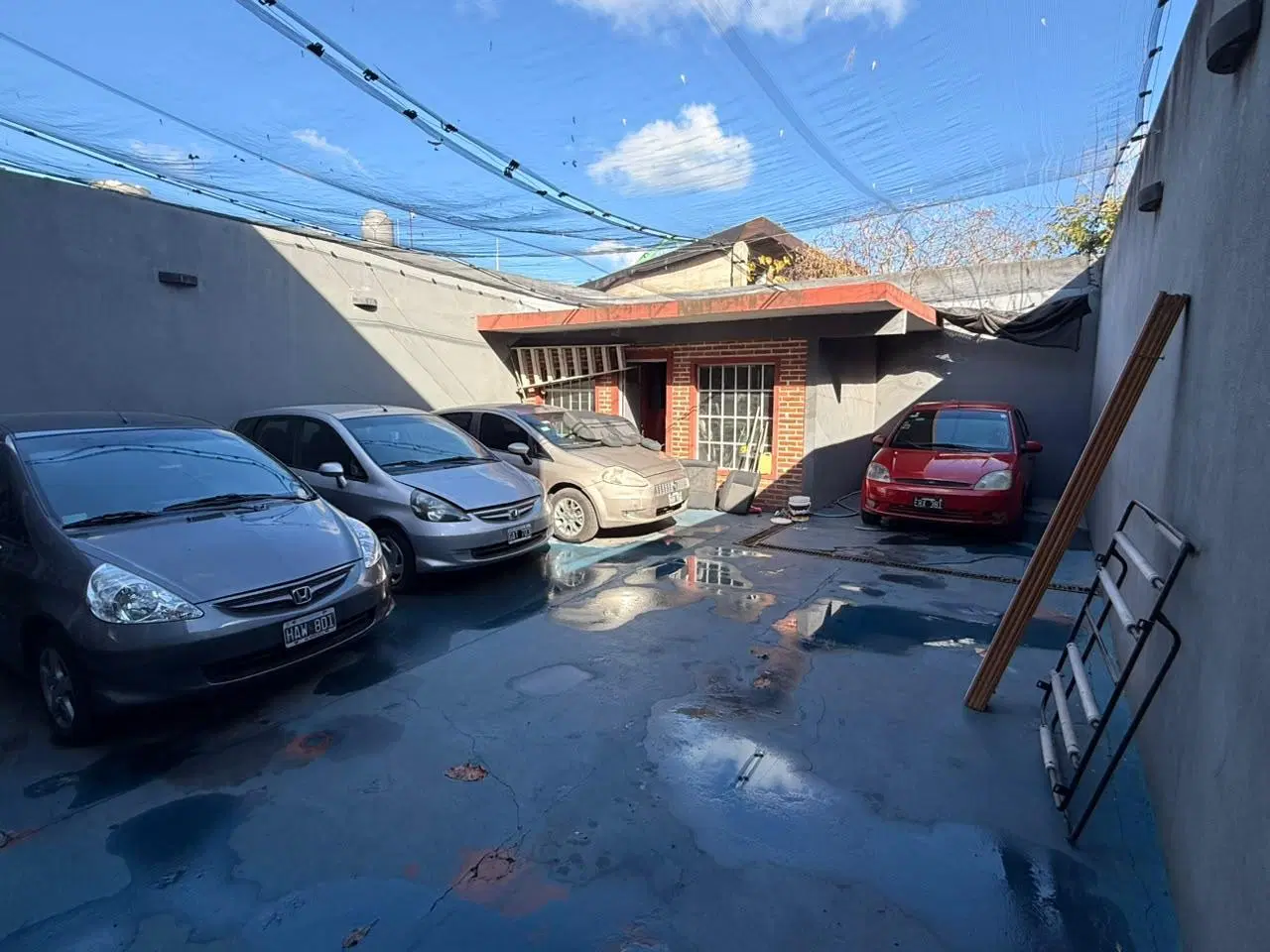 Local con oficinas sobre avenida 122 en alquiler 5