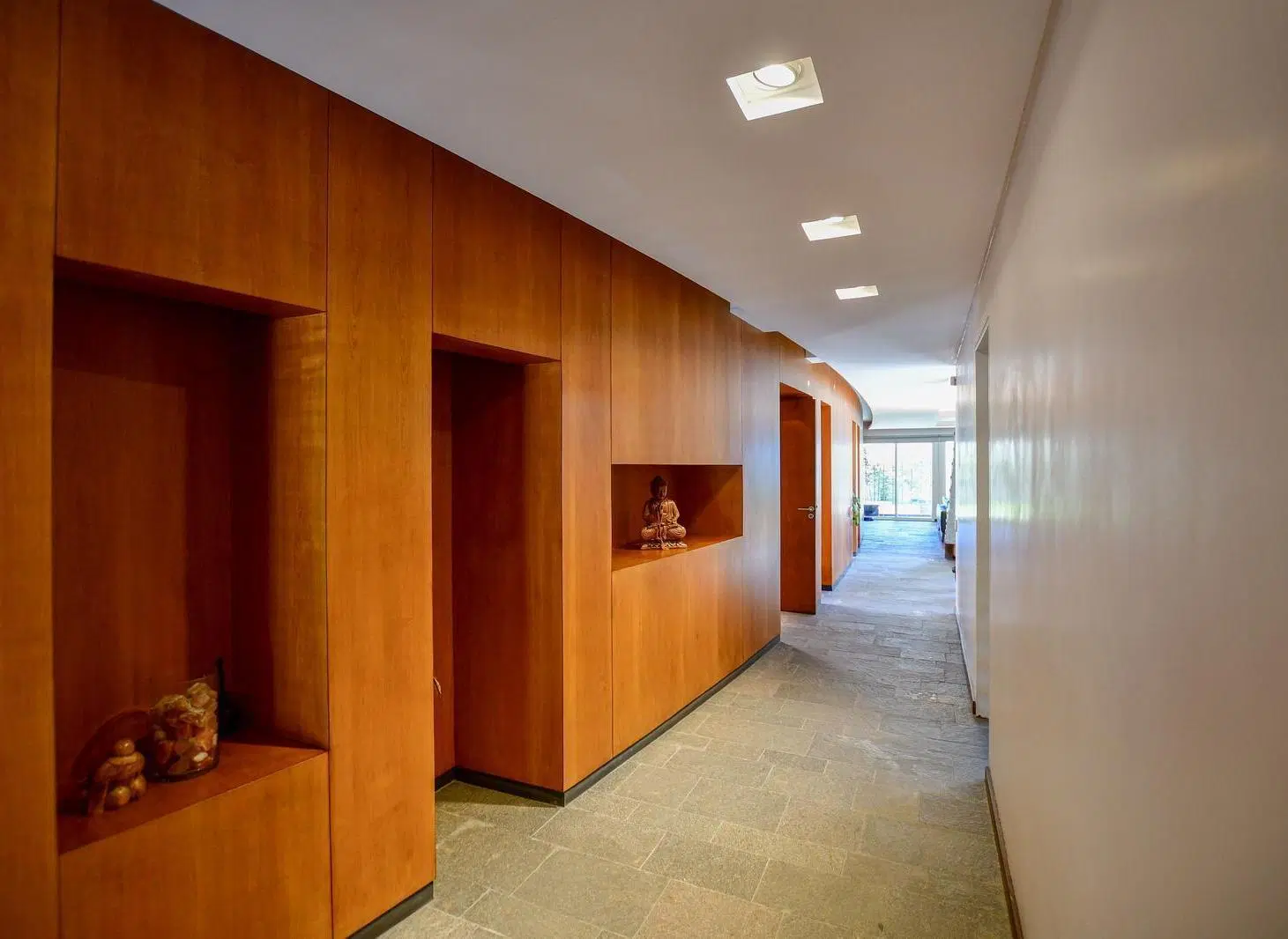 Casa de 4 dormitorios y estudio en Venta en La Plata 4