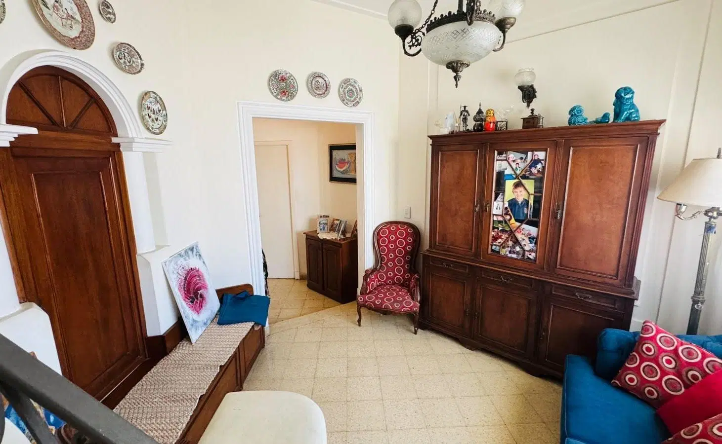 Casa amplia con 3 dormitorios y cochera en LA PLATA 3