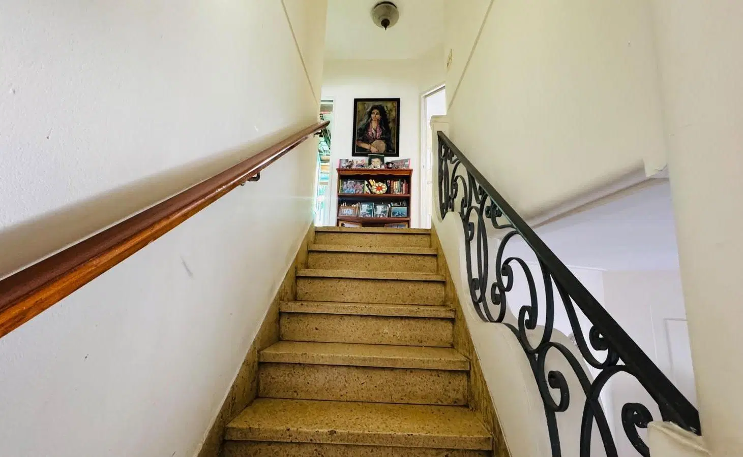 Casa amplia con 3 dormitorios y cochera en LA PLATA 5