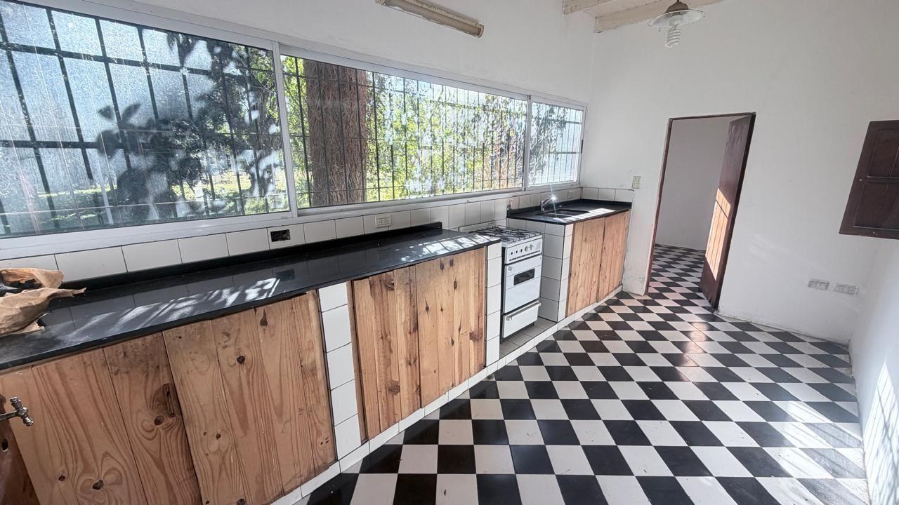 Foto de Casa en Lisandro Olmos Etcheverry en alquiler, imagen 2