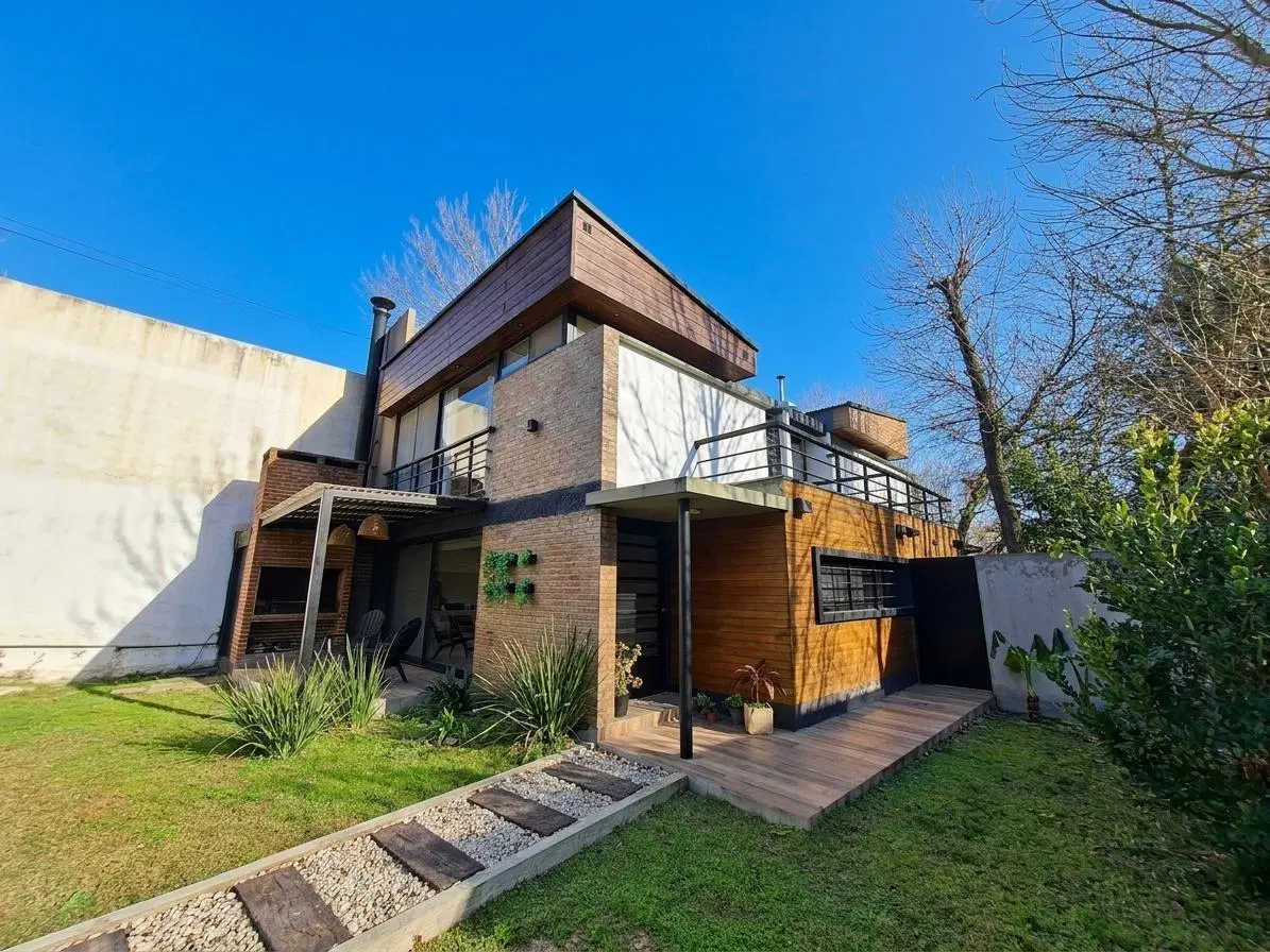 Dúplex en venta de dos dormitorios en Gonnet 3