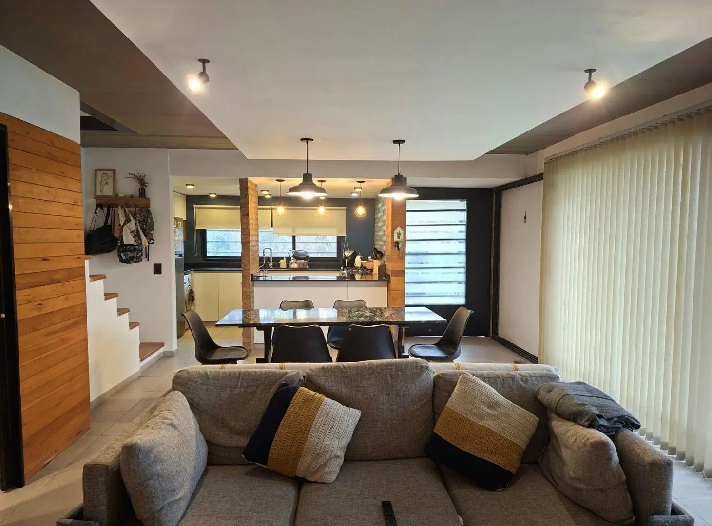 Dúplex en venta de dos dormitorios en Gonnet 2