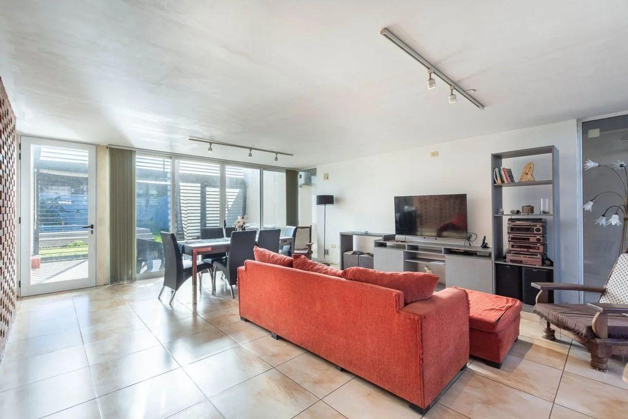 Foto de Casa - APTA BANCO - 3 Dormitorios y Pileta, imagen 3