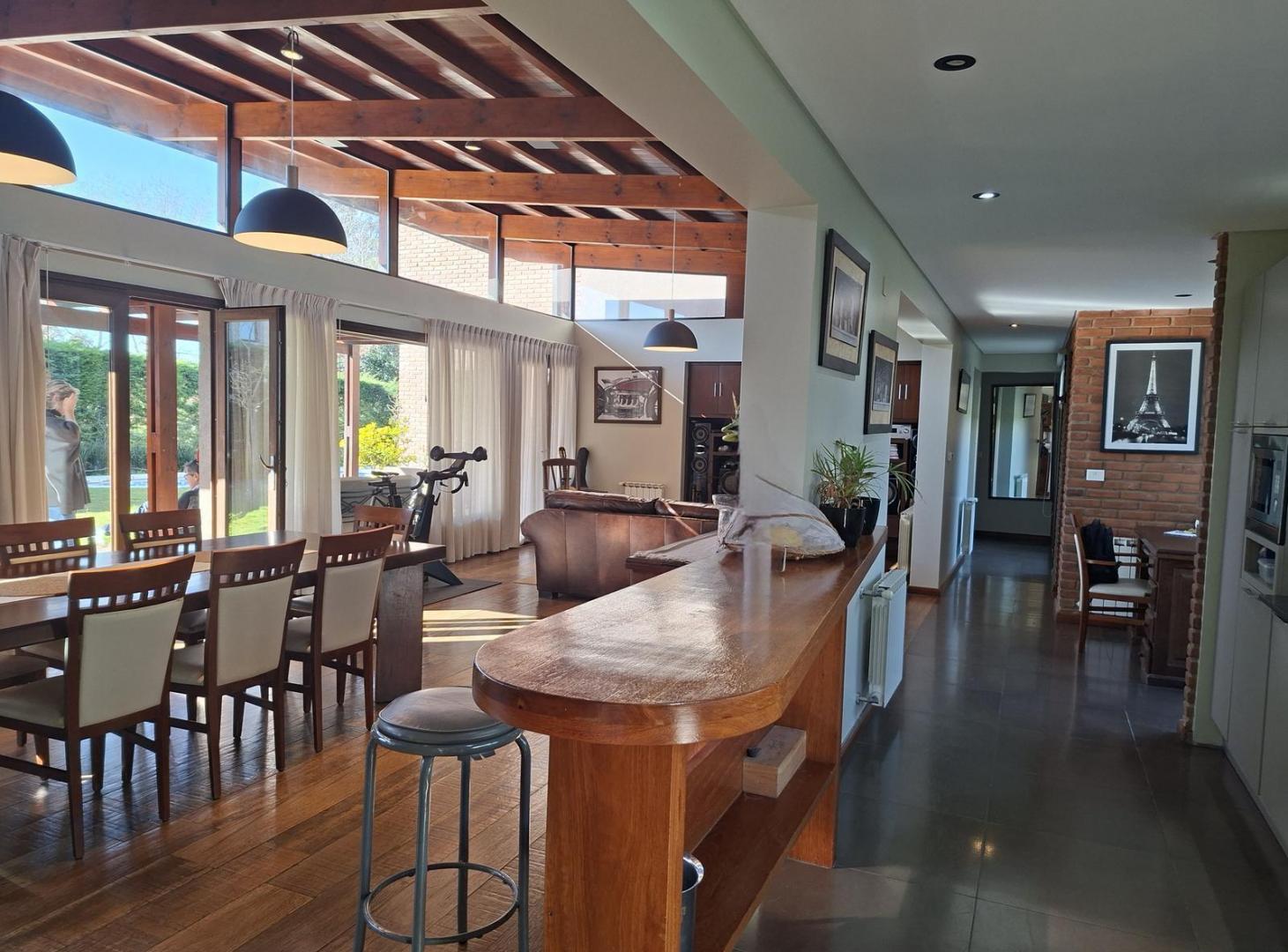 Foto de Casa en venta de cuatro dormitorios en Lomas de City Bell, imagen 2