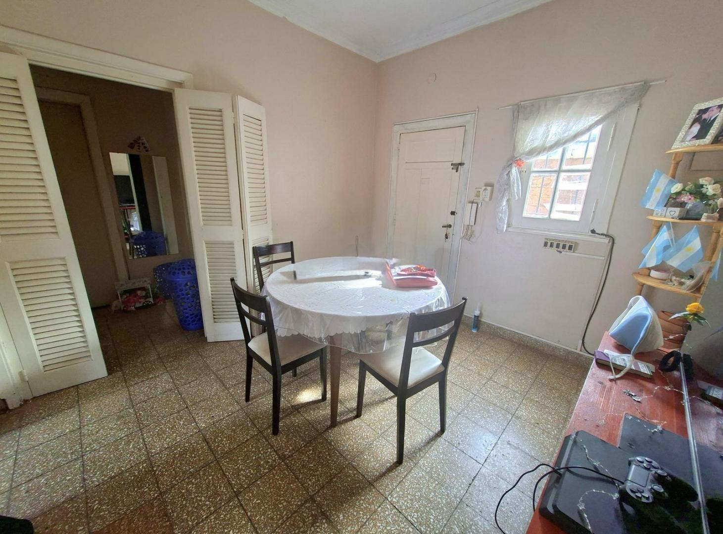 Foto de PH en venta de dos dormitorios por pasillo y parque, imagen 4