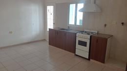 Foto de Casa de 2 dormitorios y patio en Venta en Villa Elisa, imagen 1