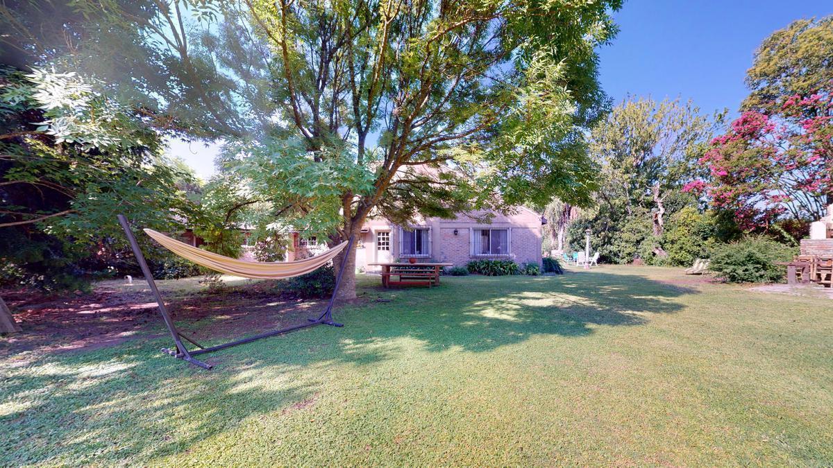 Foto de Casa de 3 dormitorios sobre lote de 3.000 mts en venta en Villa Elisa, imagen 3