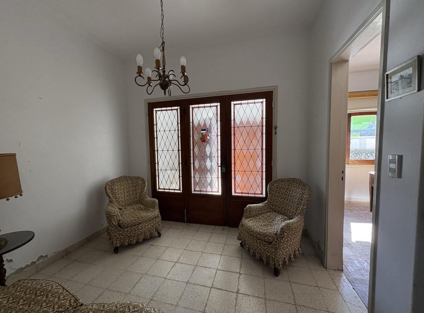 Foto de Casa de 4 dormitorios y jardin en venta en La Plata, imagen 1