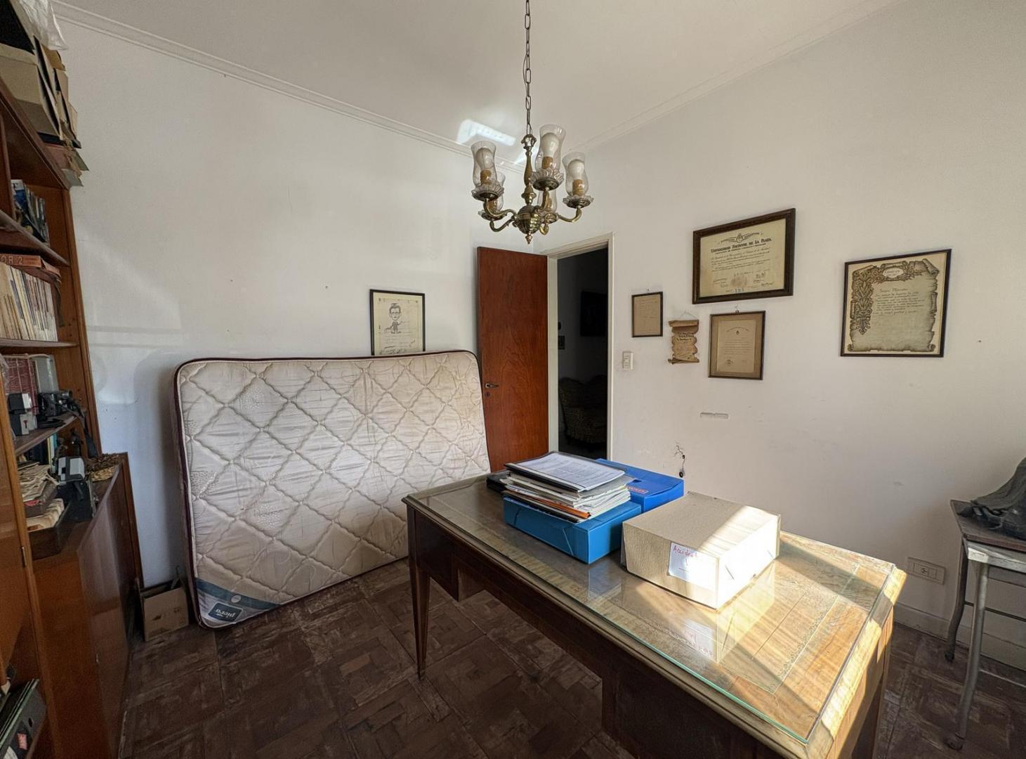 Foto de Casa de 4 dormitorios y jardin en venta en La Plata, imagen 3