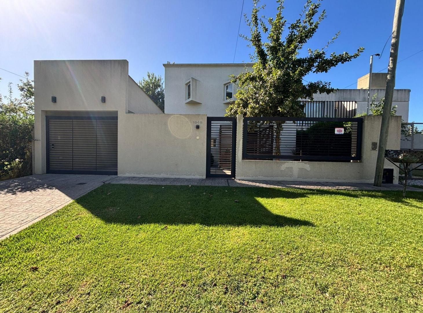 Foto de Venta de casa entre caminos Villa elisa, imagen 2