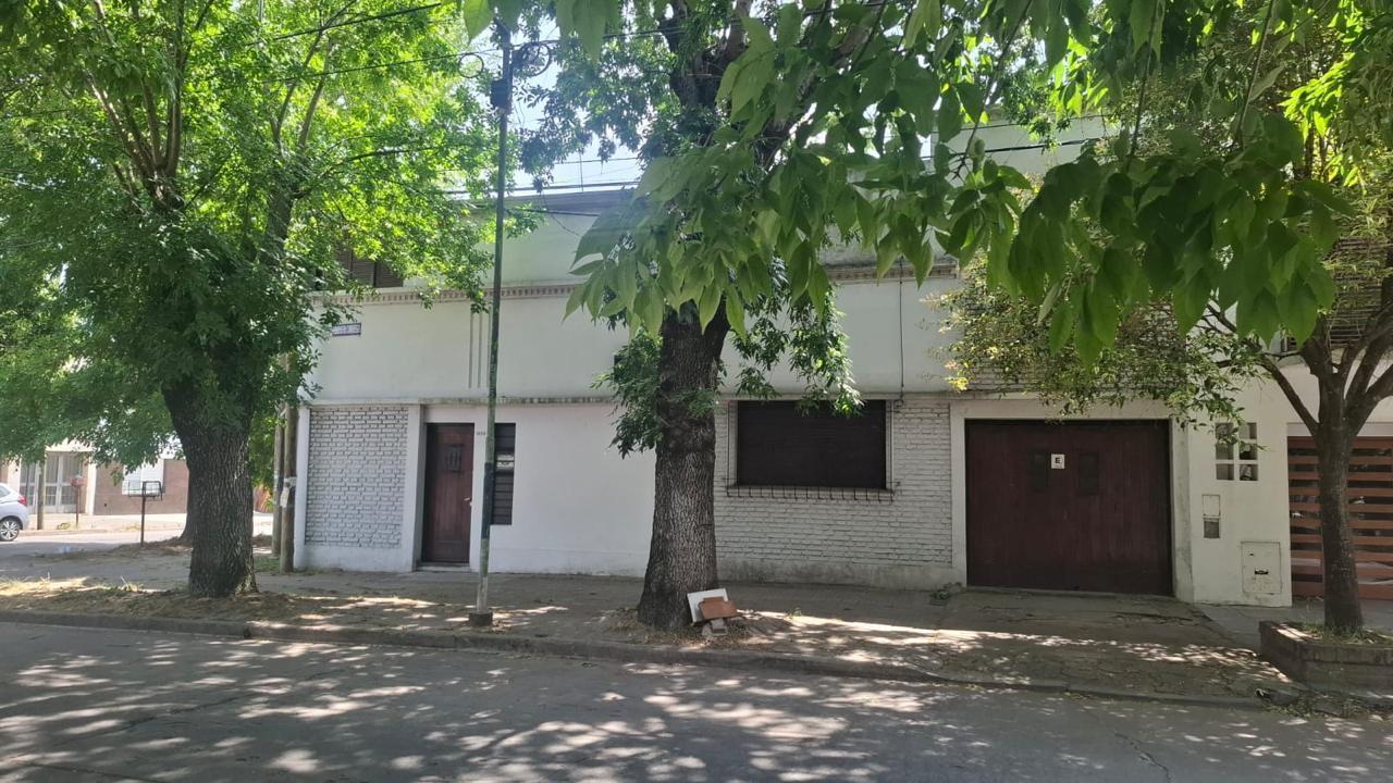 Foto de Casa de 2 dormitorios y Patio en Venta en La Plata - Zona Universitaria, imagen 4