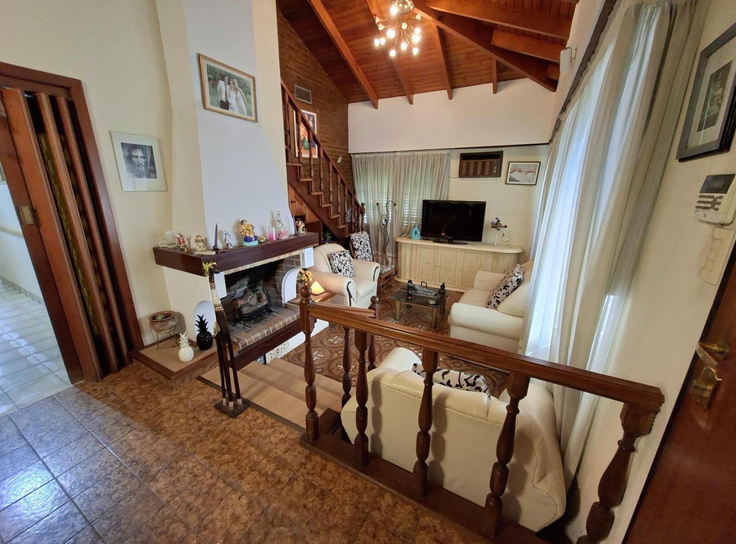 Foto de Casa en venta en gonnet de tres dormitorios, imagen 2