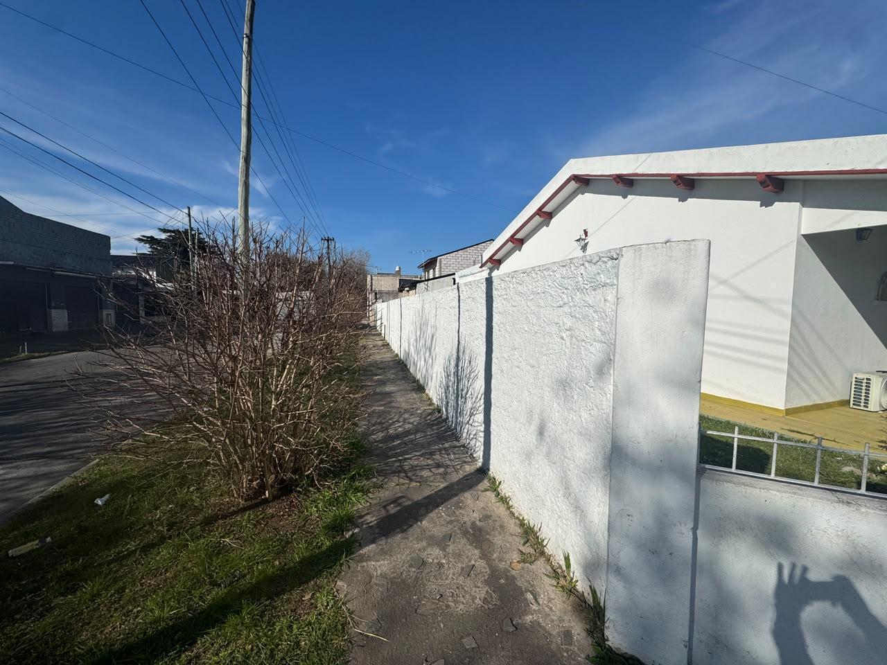 Foto de Casa de 4 ambientes en Venta en Ezpeleta Este, imagen 5