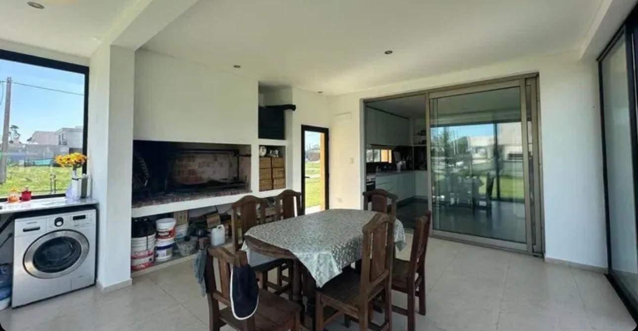 Foto de Casa Venta Barrio Cerrado Las Carolinas, imagen 2