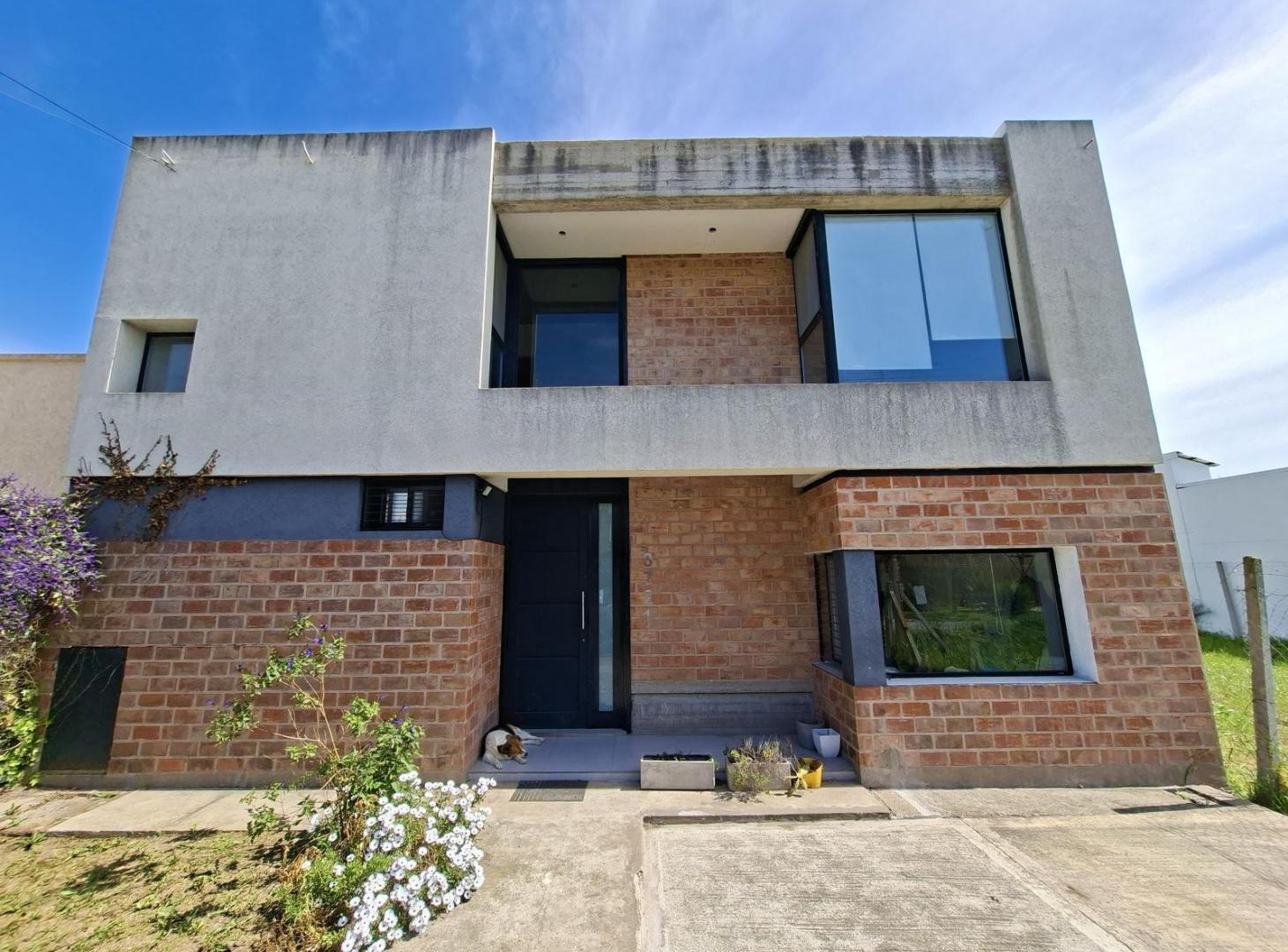 Foto de Casa en venta en Gonnet de dos dormitorios, imagen 2