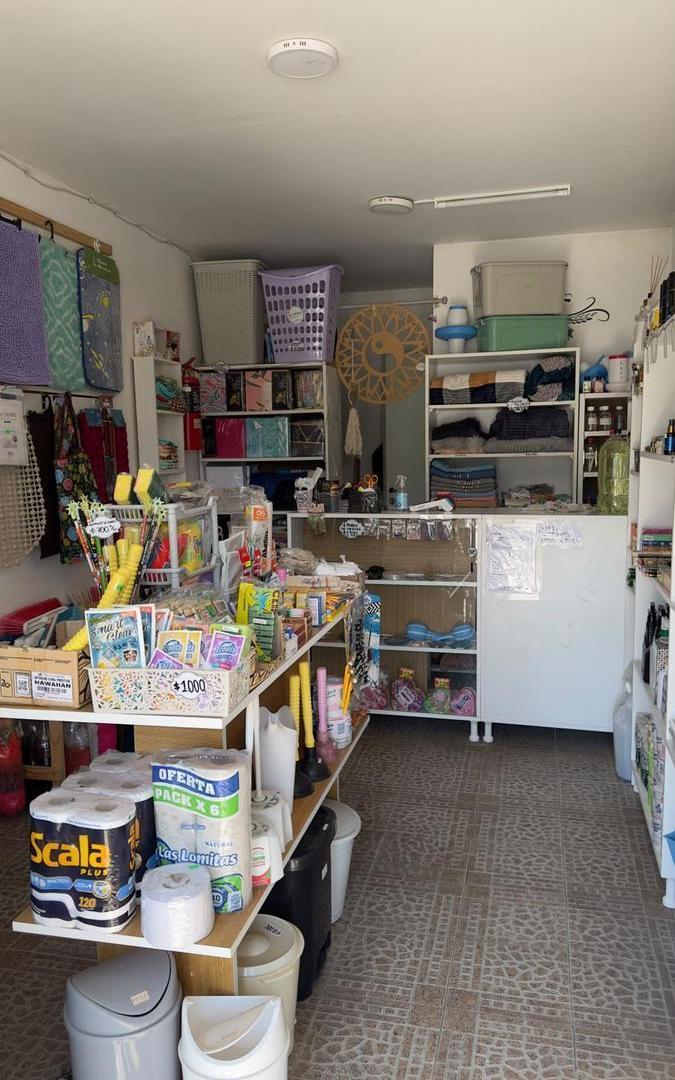 Foto de Local en venta - Los Hornos, imagen 5