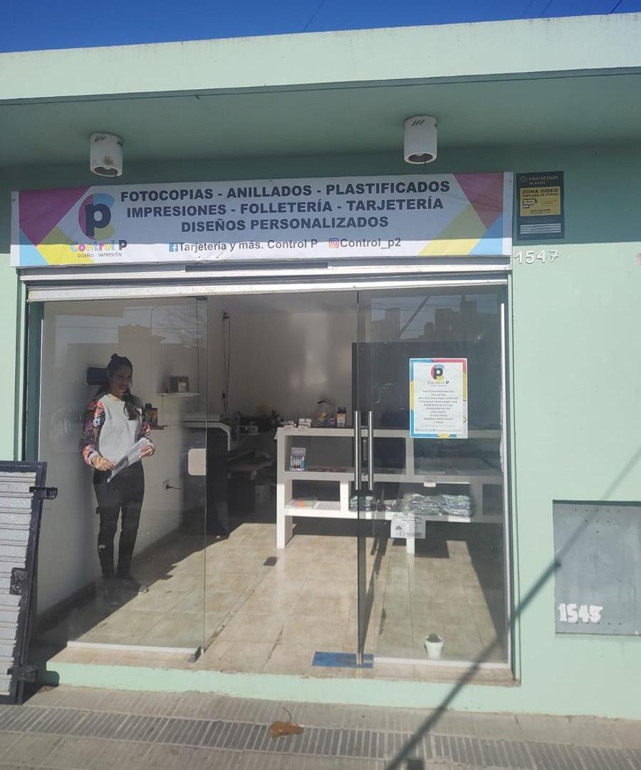 Foto de Local en venta - Los Hornos, imagen 3