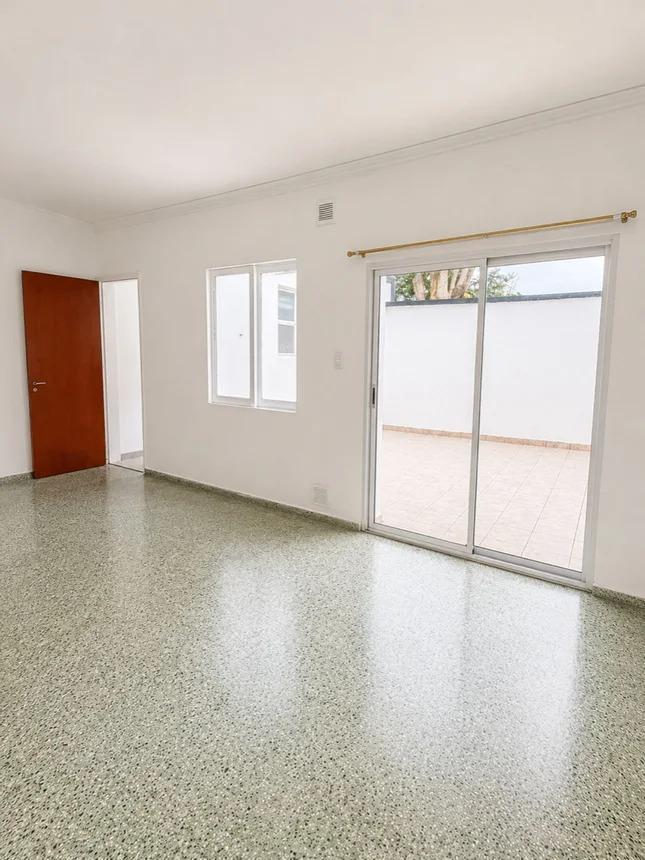 Foto de PH en venta - La Plata, imagen 1